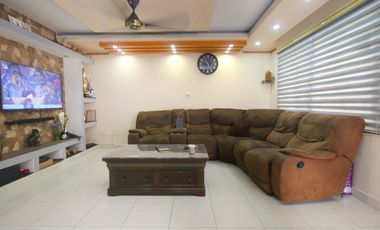 VENTA DE CASA EN VERSALLES OESTE EN MONTELIMAR
