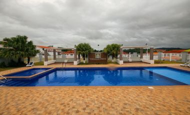 VENTA DE CASA EN VERSALLES OESTE EN MONTELIMAR