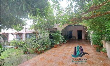 VENDO.CASA COMERCIAL VIA COLEGIO.FOX FRENTE PLAZA COMERCIAL