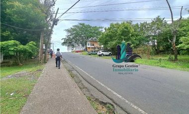 VENDO.CASA COMERCIAL VIA COLEGIO.FOX FRENTE PLAZA COMERCIAL