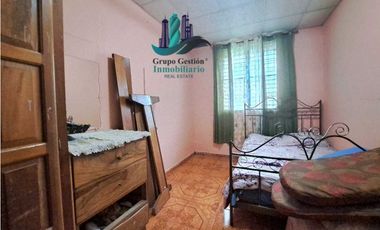 VENDO.CASA COMERCIAL VIA COLEGIO.FOX FRENTE PLAZA COMERCIAL