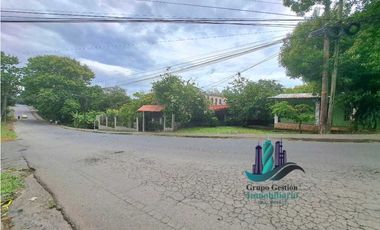 VENDO.CASA COMERCIAL VIA COLEGIO.FOX FRENTE PLAZA COMERCIAL