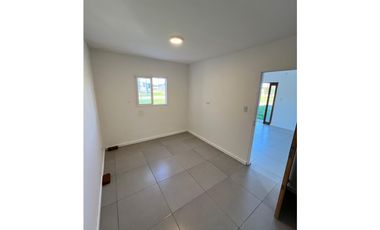 CASA A ESTRENAR BARRIO FRENTE MAR