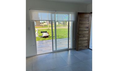CASA A ESTRENAR BARRIO FRENTE MAR