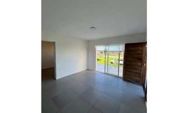 CASA A ESTRENAR BARRIO FRENTE MAR