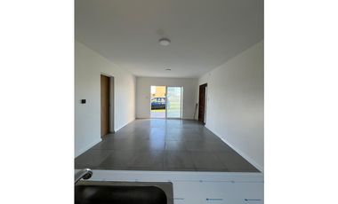 CASA A ESTRENAR BARRIO FRENTE MAR