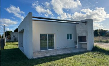 CASA A ESTRENAR BARRIO FRENTE MAR