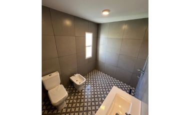 CASA A ESTRENAR BARRIO FRENTE MAR