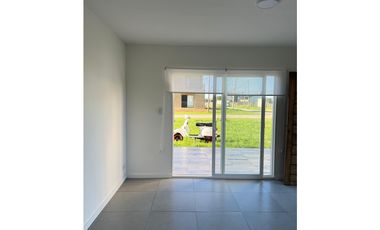 CASA A ESTRENAR BARRIO FRENTE MAR