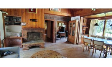 Chalet zona Iglesia. 3 dorm + dependencia. A 350 mts del mar