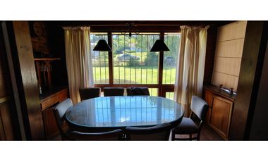 Chalet zona Iglesia. 3 dorm + dependencia. A 350 mts del mar