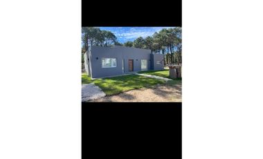 MODERNA CASA EN PINAMAR