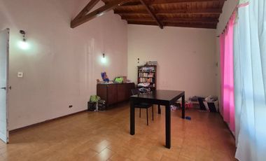 Venta casa 4 ambientes en Ramos Mejía