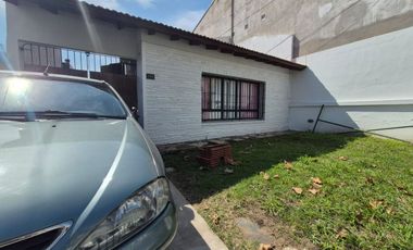 Venta casa 4 ambientes en Ramos Mejía