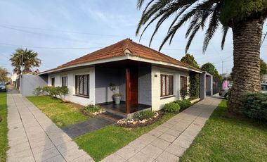 VENTA CASA 4 AMBIENTES GARAGE