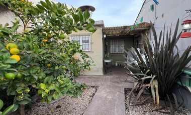 VENTA CASA 4 AMBIENTES GARAGE