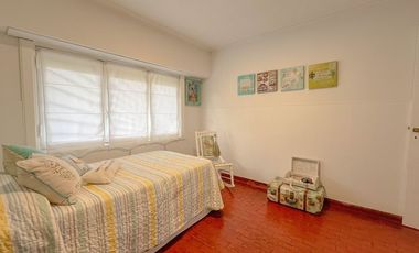 VENTA CASA 4 AMBIENTES GARAGE