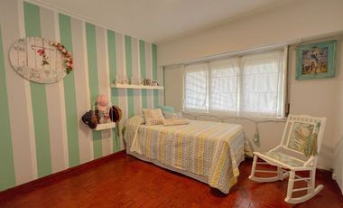 VENTA CASA 4 AMBIENTES GARAGE