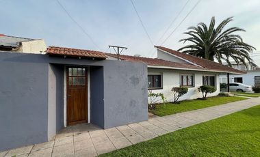 VENTA CASA 4 AMBIENTES GARAGE