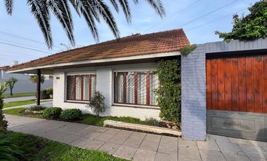 VENTA CASA 4 AMBIENTES GARAGE