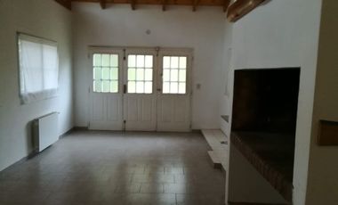 VENTA CASA DOS DORMITORIOS LOS CEDROS I, PLOTTIER