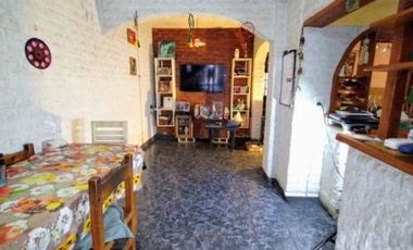VENTA CASA 4 AMB-EXCELENTE UBICACION-JOSE L SUAREZ