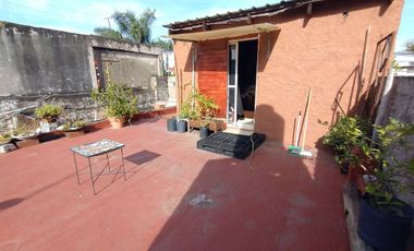 VENTA CASA 4 AMB-EXCELENTE UBICACION-JOSE L SUAREZ