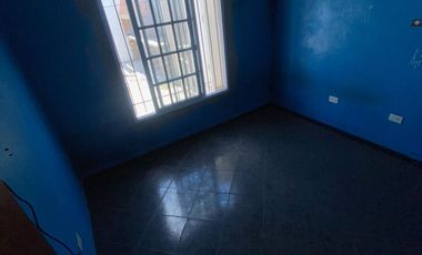 VENTA CASA 5 AMBIENTES CON COCHERA Y PATIO
