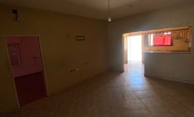 VENTA CASA 5 AMBIENTES CON COCHERA Y PATIO