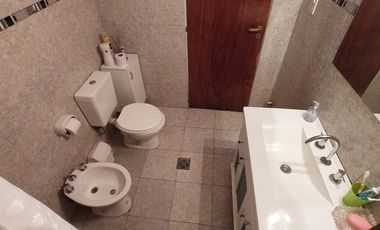 VENTA CASA 3 AMB + DPTO 2 AMB LAS LOMAS MIRAMAR