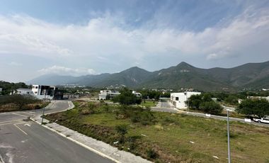 CASA EN VENTA EN LOS CRISTALES CARRETERA NACIONAL MONTERREY