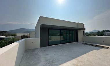 CASA EN VENTA EN LOS CRISTALES CARRETERA NACIONAL MONTERREY