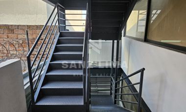 Centro: Estacionamiento en renta de 3 niveles con elevador