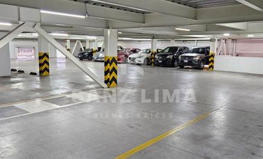 Centro: Estacionamiento en renta de 3 niveles con elevador