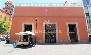 Centro: Estacionamiento en renta de 3 niveles con elevador