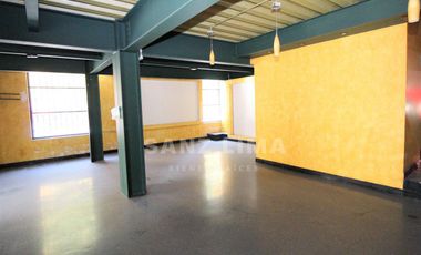 Centro: Estacionamiento en renta de 3 niveles con elevador