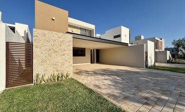 CASA VENTA MÉRIDA, 4 HABITS, ALBERCA, PRIV. PARQUE NATURA CHOLUL, CIRUELA 213.