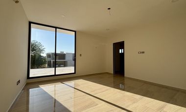 CASA VENTA MÉRIDA, 4 HABITS, ALBERCA, PRIV. PARQUE NATURA CHOLUL, CIRUELA 213.