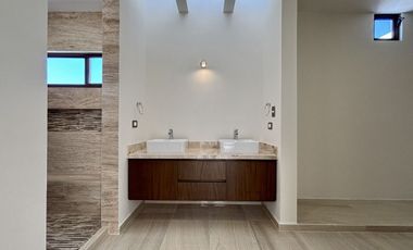 CASA VENTA MÉRIDA, 4 HABITS, ALBERCA, PRIV. PARQUE NATURA CHOLUL, CIRUELA 213.