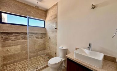 CASA VENTA MÉRIDA, PRIVADA TAMORA, AMENIDADES, 10% ENGANCHE, 3 HABITS Y ALBERCA
