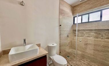 CASA VENTA MÉRIDA, PRIVADA TAMORA, AMENIDADES, 10% ENGANCHE, 3 HABITS Y ALBERCA