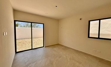 CASA VENTA MÉRIDA, PRIVADA TAMORA, AMENIDADES, 10% ENGANCHE, 3 HABITS Y ALBERCA