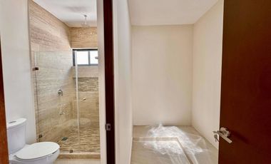 CASA VENTA MÉRIDA, PRIVADA TAMORA, AMENIDADES, 10% ENGANCHE, 3 HABITS Y ALBERCA