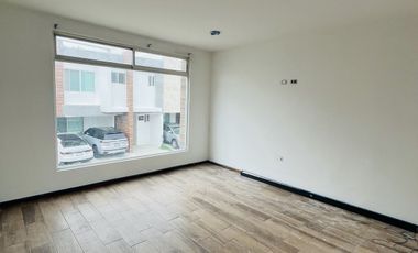 CASA EN RENTA EN ESQUINA CON RECÁMARA EN PLANTA BAJA LOMAS DE ANGELÓPOLIS
