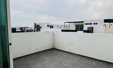 CASA EN RENTA EN ESQUINA CON RECÁMARA EN PLANTA BAJA LOMAS DE ANGELÓPOLIS