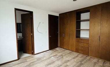 CASA EN RENTA EN ESQUINA CON RECÁMARA EN PLANTA BAJA LOMAS DE ANGELÓPOLIS