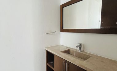 CASA EN RENTA EN ESQUINA CON RECÁMARA EN PLANTA BAJA LOMAS DE ANGELÓPOLIS