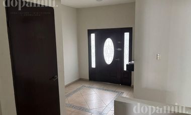 Casa en Fraccionamiento Colinas de Universidad