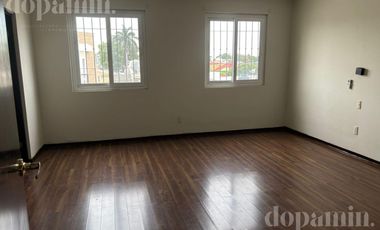Casa en Fraccionamiento Colinas de Universidad
