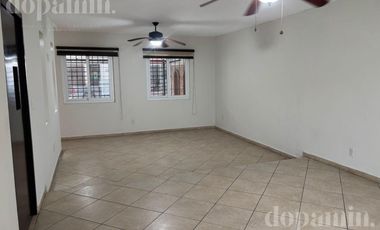 Casa en Fraccionamiento Colinas de Universidad